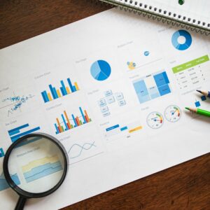 Informes y gráficas que ilustran los informes económicos semestrales del Ayuntamiento de Madrid sobre la ciudad